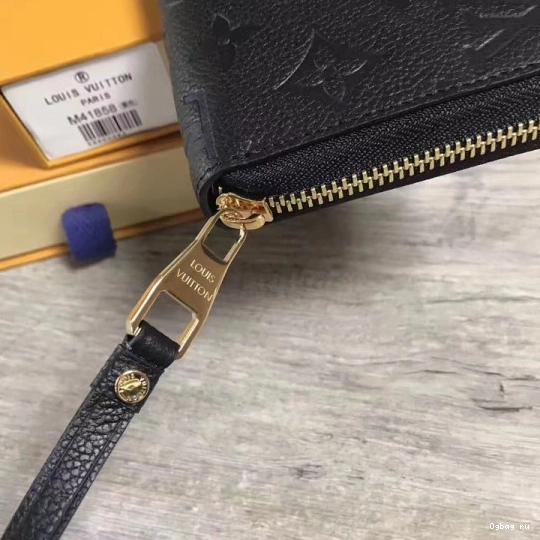 WALLET ZIPPY Louis Vuitton 0819